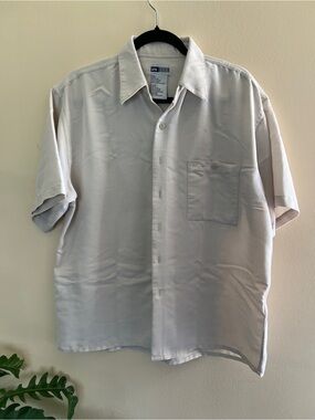 UNITED Men's Short-Sleeve Button-Up Shirt in Light Beige
